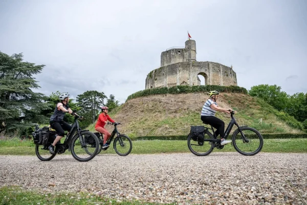Cycling around Gisors Castle