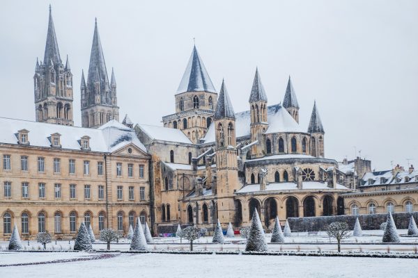 Caen city hall under the snow