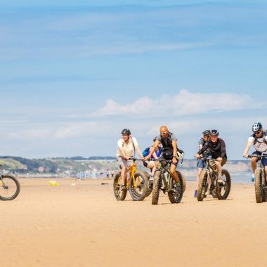 Fatbike sur la plage d'Omaha - © Thierry Houyel