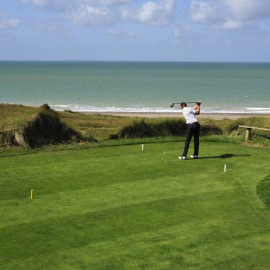 Golfeur sur le parcours du golf de Granville
