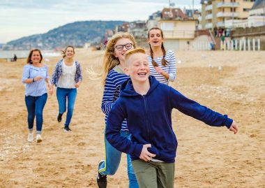 Enfants sur la plage de Cabourg