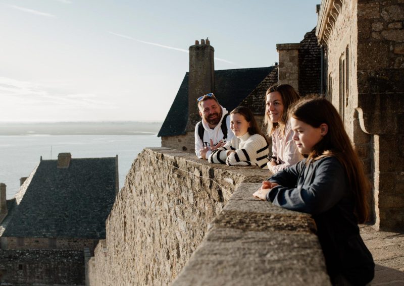 A family stroll along the ramparts, soaking in the stunning views.
