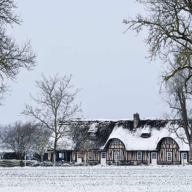 Chaumière en hiver