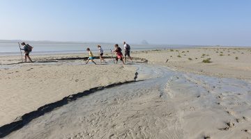 Crossing the Bay of the Mont-Saint-Michel on foot