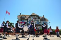 dday-festival-juin-2018-cornemuse-maison-des-canadiens-juno-beach-credit-mathilde-lelandais