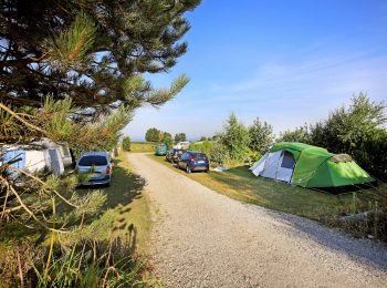 Aire de stationnement et de service du Camping Huttopia Les Falaises – Normandie