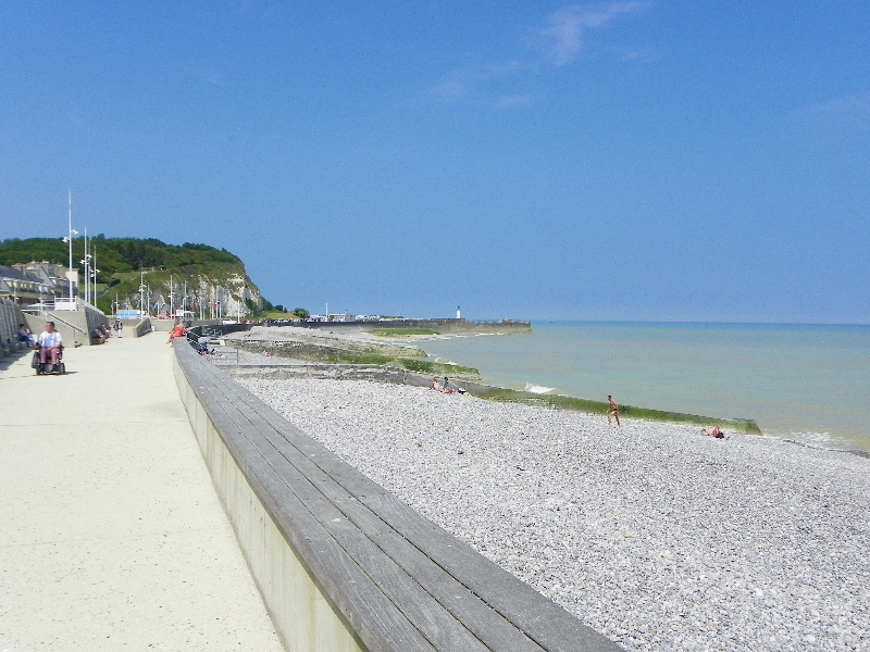 Saint-Valery-en-Caux Beach in SAINT-VALERY-EN-CAUX : Normandy Tourism,  France